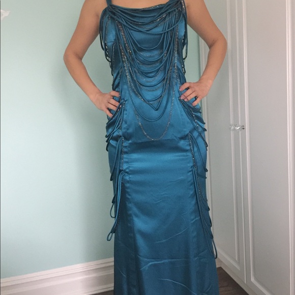 Evening gown with chain detailing. - Picture 6 of 6